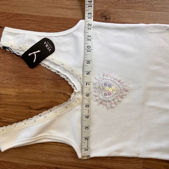 White tank w/ iridescent, sequin heart - Picture 3 of 7